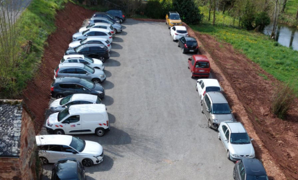 Parking pont rouge copie